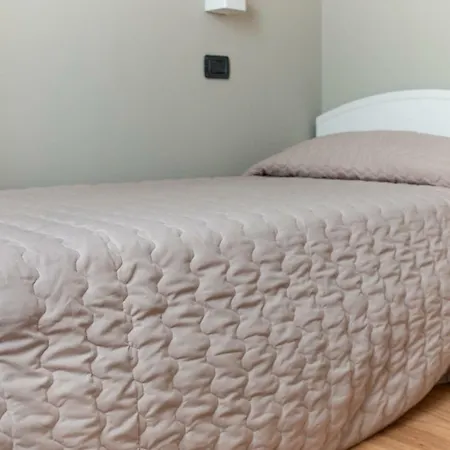 2-bedroom Apt, With Balcony & Aircondition - 50 M From The Marina di Pietrasanta