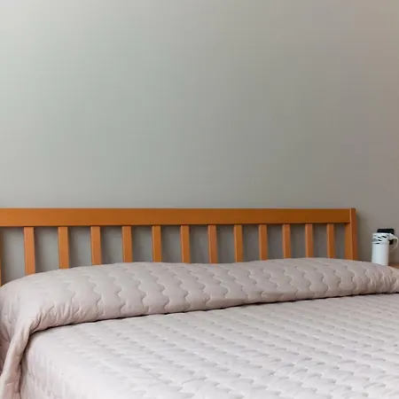 2-bedroom Apt, With Balcony & Aircondition - 50 M From The Apartman