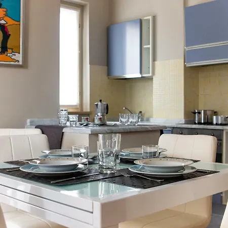 Apartment 2-bedroom Apt, With Balcony & Aircondition - 50 M From The Marina di Pietrasanta