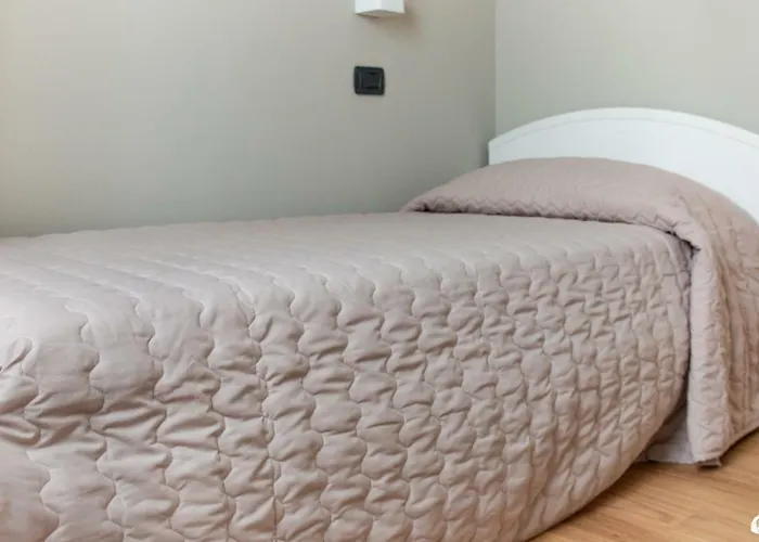 2-bedroom Apt, With Balcony & Aircondition - 50 M From The Marina di Pietrasanta