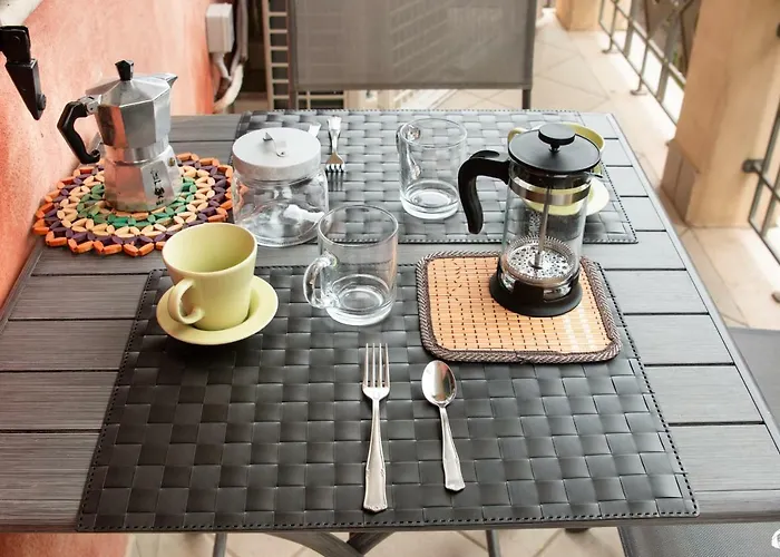 Apartman 2-bedroom Apt, With Balcony & Aircondition - 50 M From The