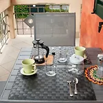 2-bedroom Apt, With Balcony & Aircondition - 50 M From The Διαμέρισμα