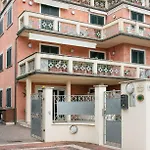 2-bedroom Apt, With Balcony & Aircondition - 50 M From The Διαμέρισμα Marina di Pietrasanta