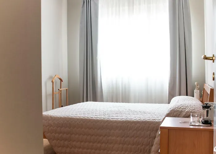 Apartment 2-bedroom Apt, With Balcony & Aircondition - 50 M From The